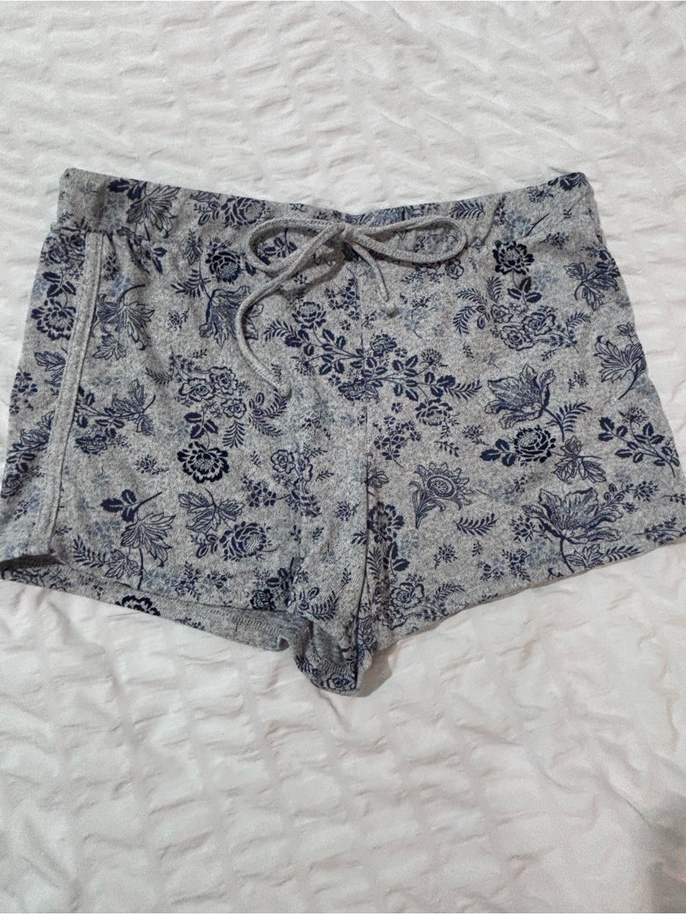 Lucky Brand Women's Gray Floral Pajama Shorts Sleep Lounge Size Small Cozy Soft